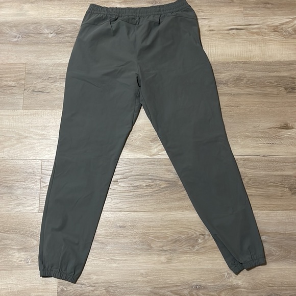 Men’s joggers size medium - Picture 3 of 3
